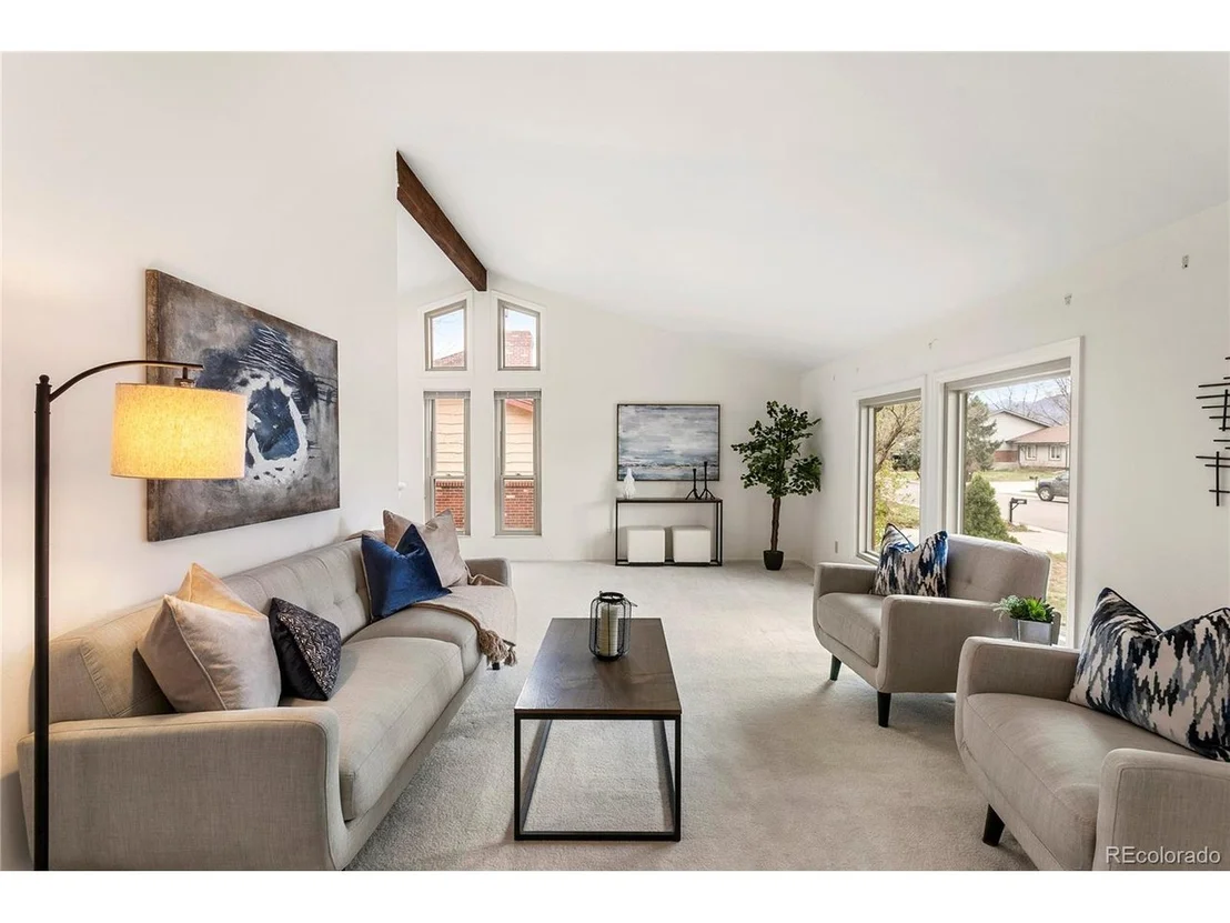 Photo of 572 Blackhawk Rd