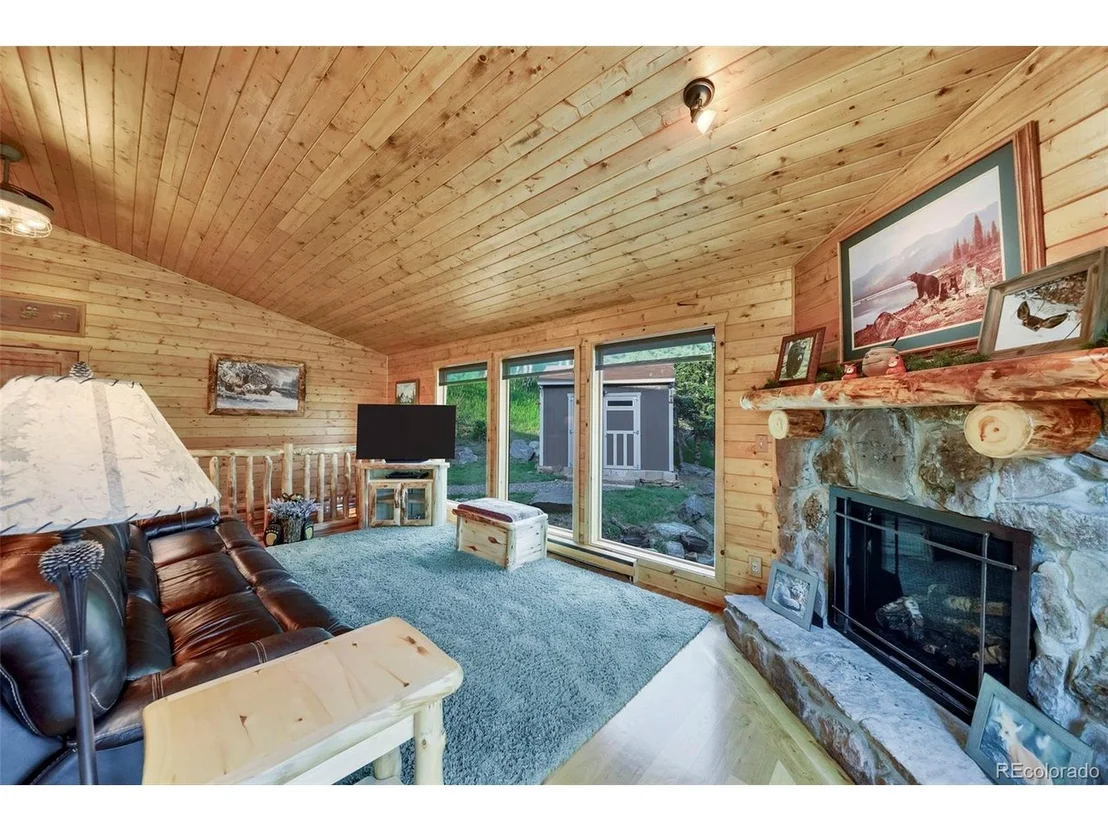 Photo of 734 Aspen Pl