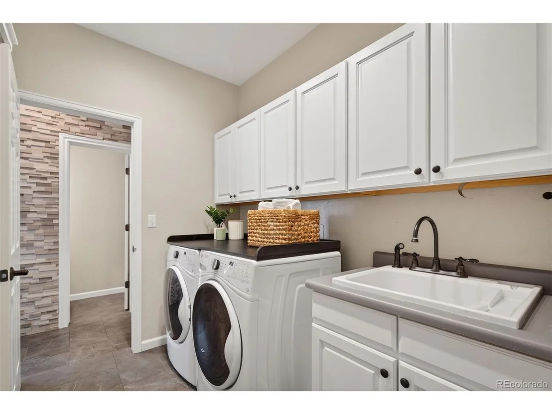 Photo of 6114 Devinney Ct