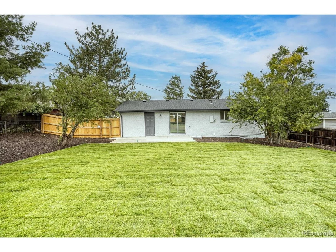 Photo of 6450 W 77th Pl