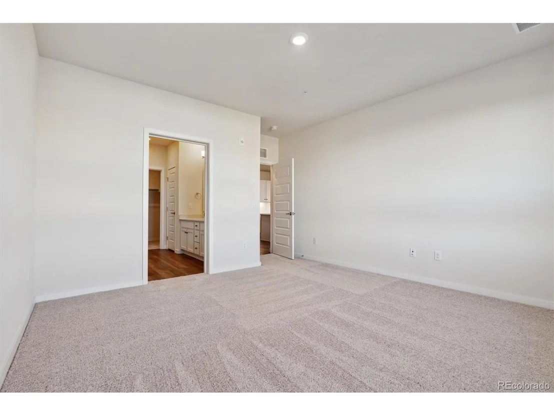 Photo of Unit 1302 at 487 Interlocken Blvd