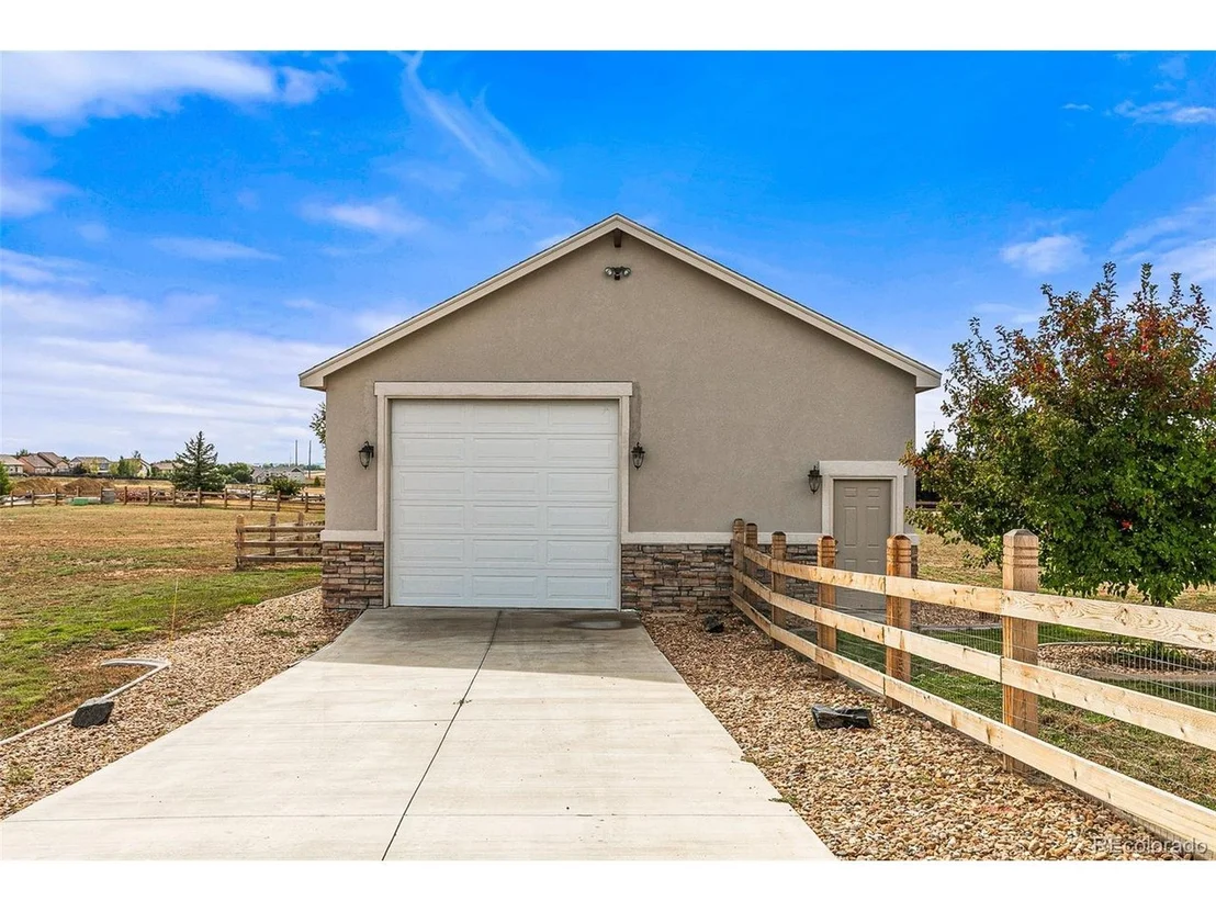 Photo of 17155 Primrose Ln