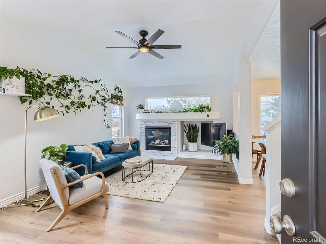 Photo of 1297 Fall River Cir