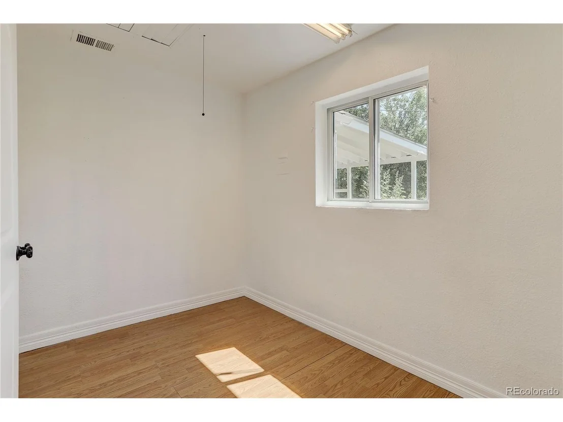 Photo of 9200 Vine St