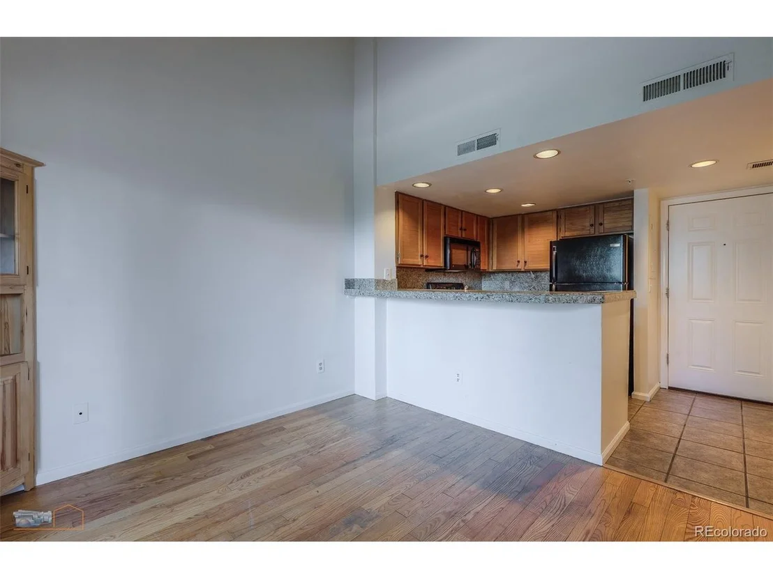 Photo of Unit 204 at 935 Broadway