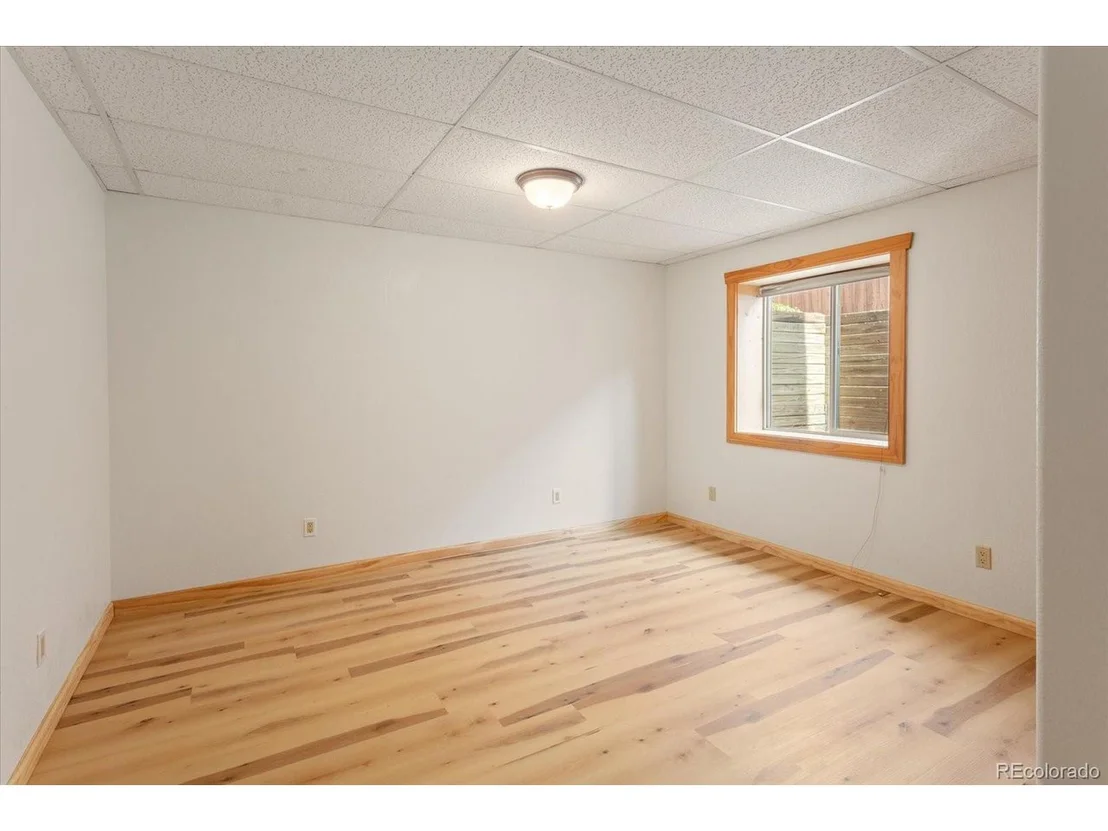 Photo of 734 W 2nd St