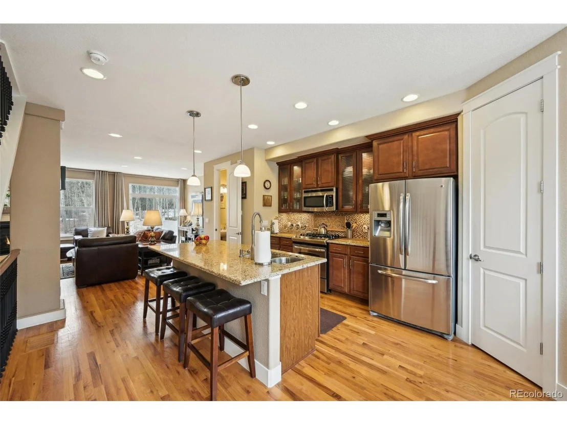 Photo of 873 Vernon Dr