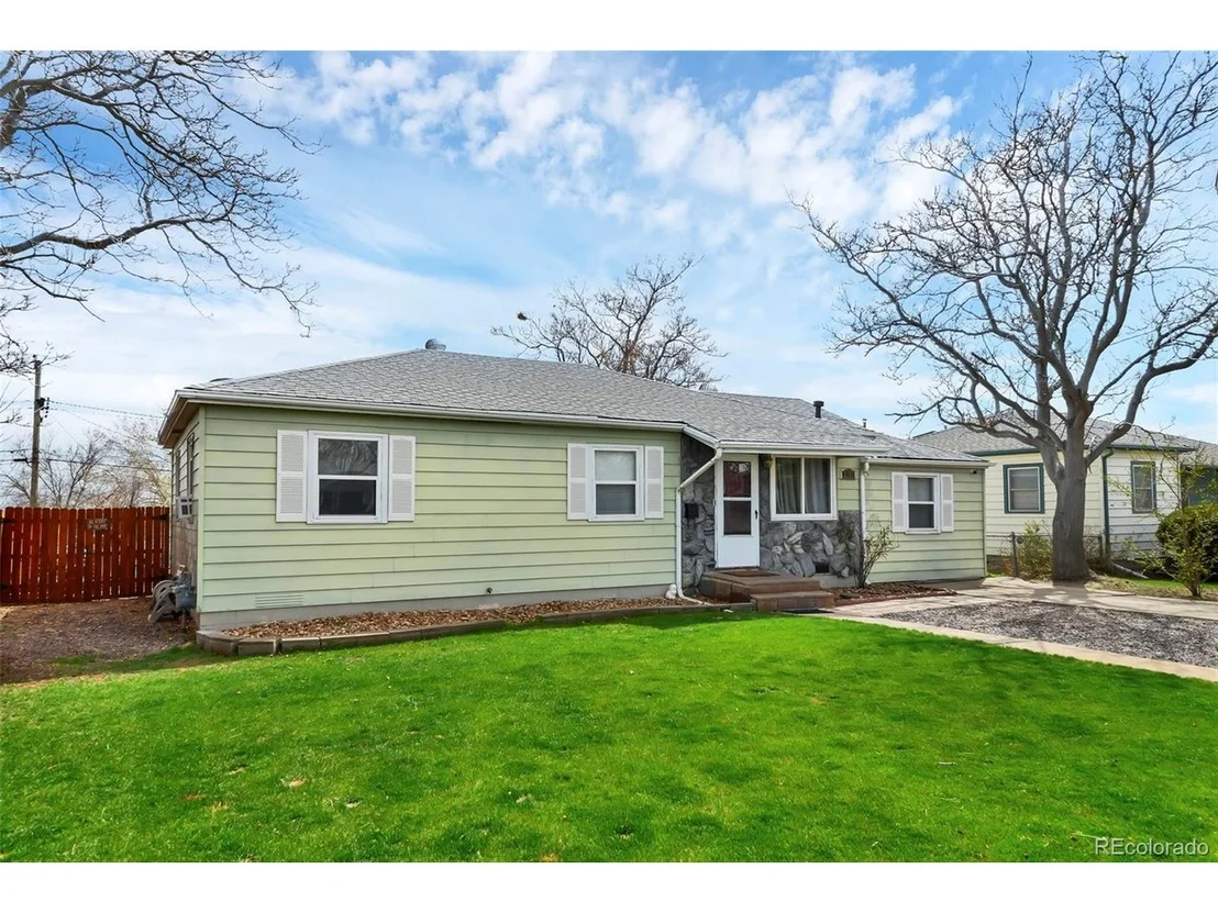 Photo of 2180 Hoyt Dr
