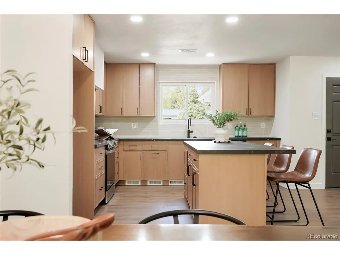 Photo of 3352 Vivian Dr