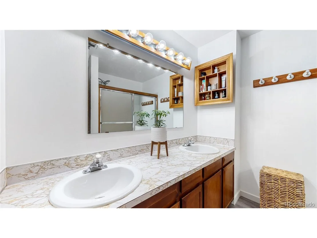 Photo of 4469 Dover St