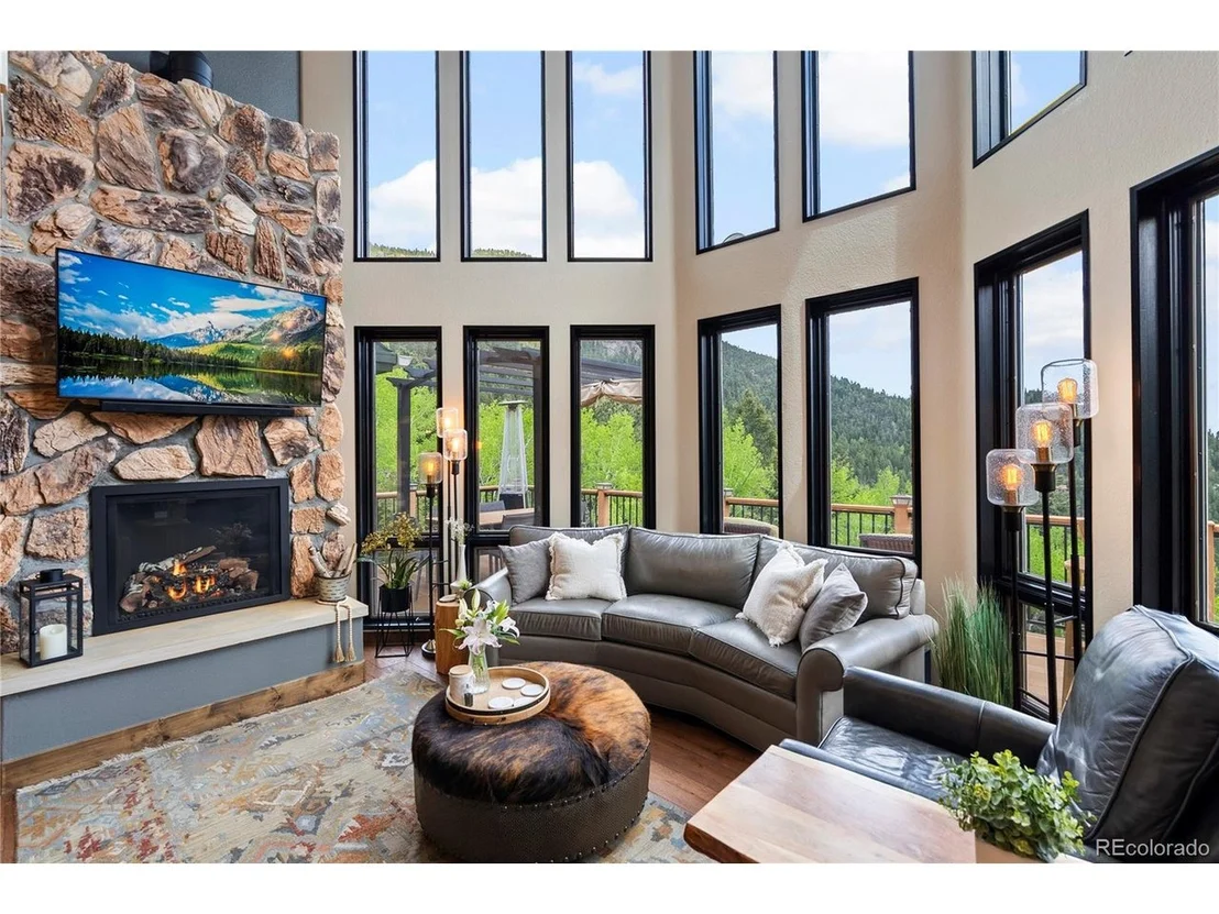 Photo of 1194 Snyder Mountain Rd