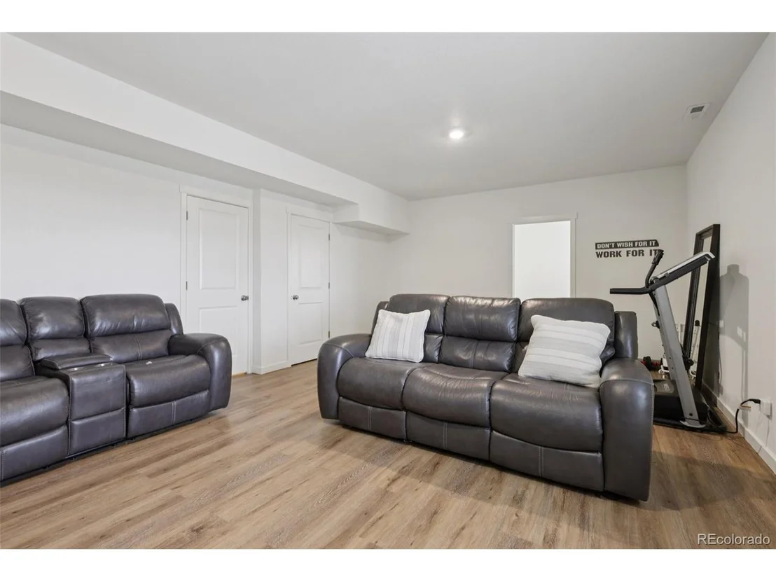 Photo of 45877 Orchid Ave