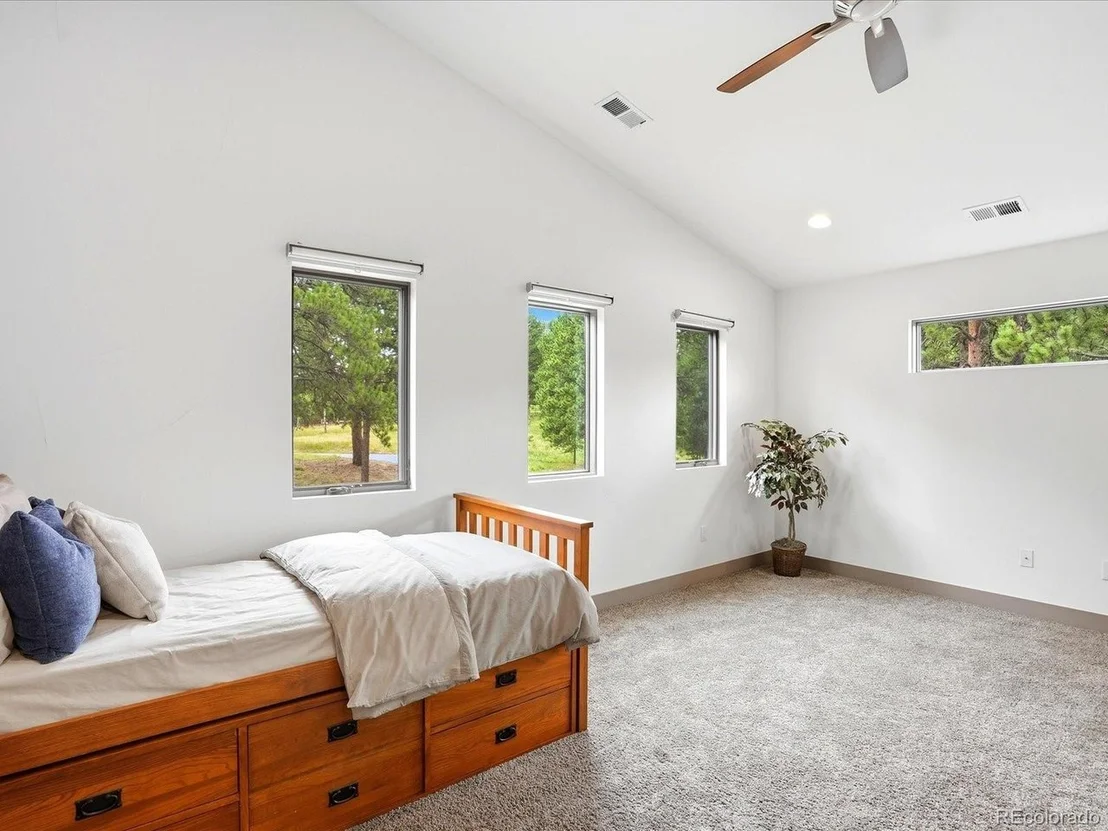 Photo of 5809 S Skyline Dr
