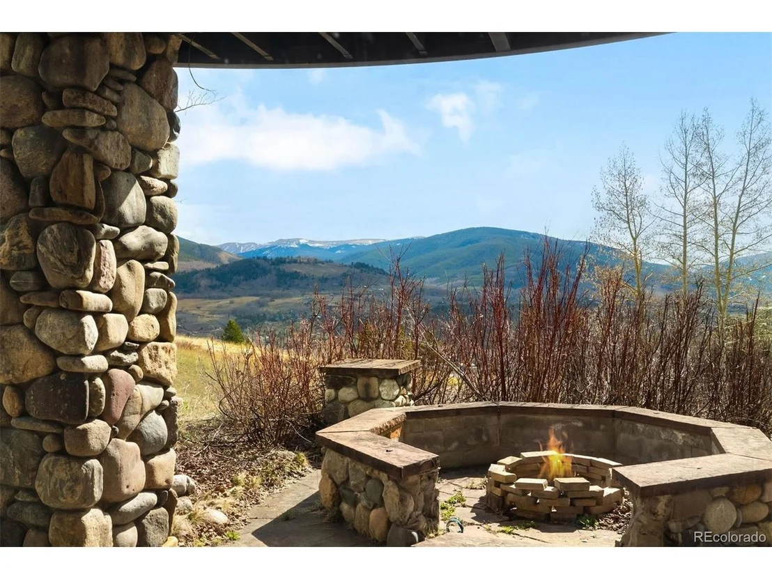 Photo of 348 Jade Rd