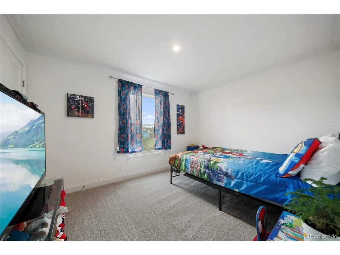 Photo of 539 W 9th St