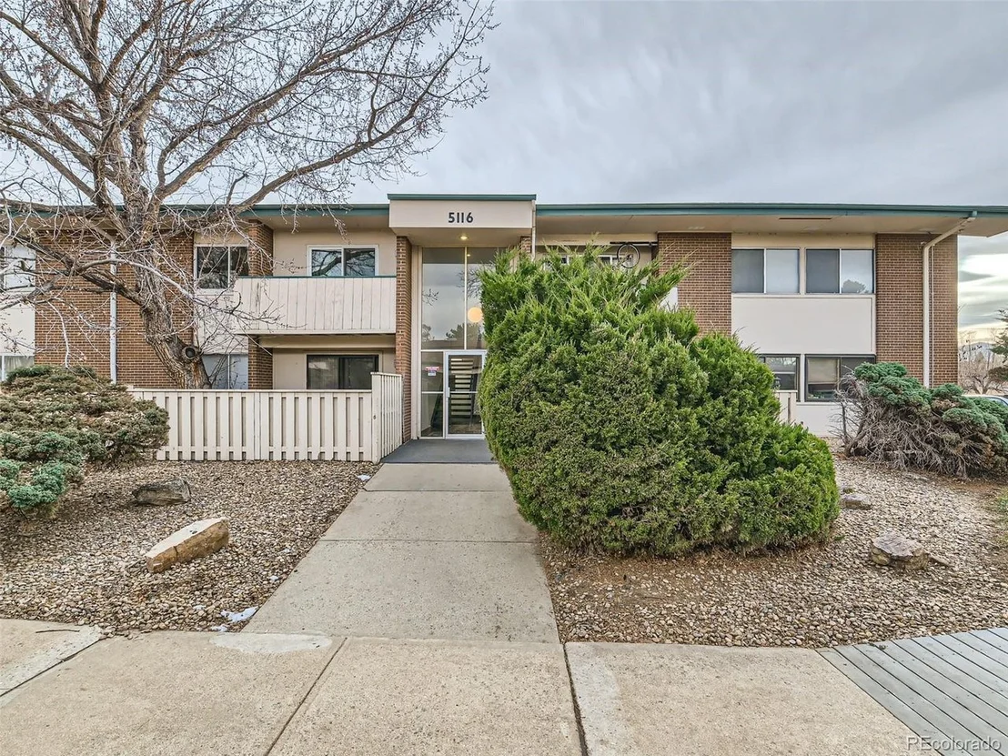 Photo of Unit 203 at 5116 Williams Fork Trl