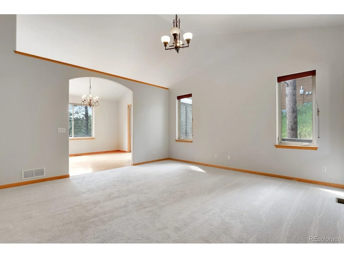 Photo of 3118 Moonshadow Ln