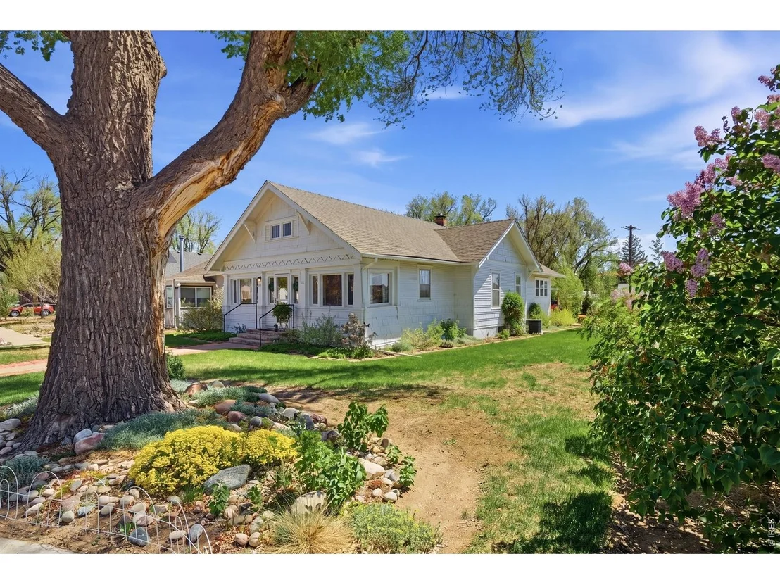 Photo of 212 2nd St