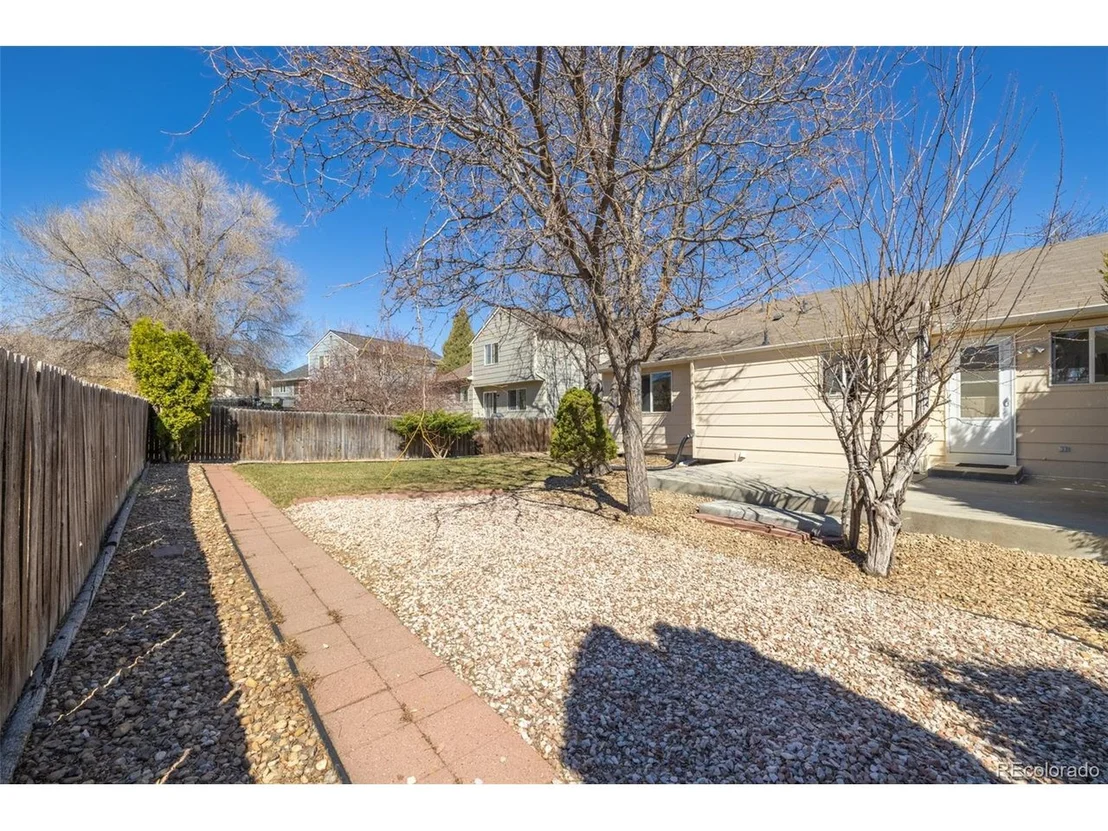 Photo of 1019 Red Oak Dr