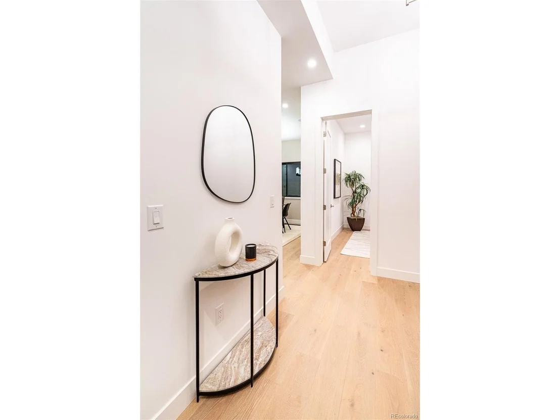 Photo of 2126 Vine Ave