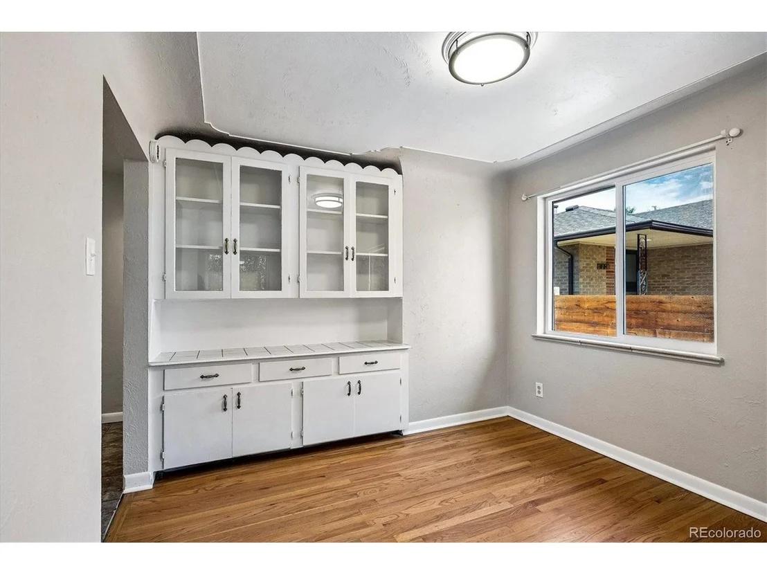 Photo of 323 Irving St