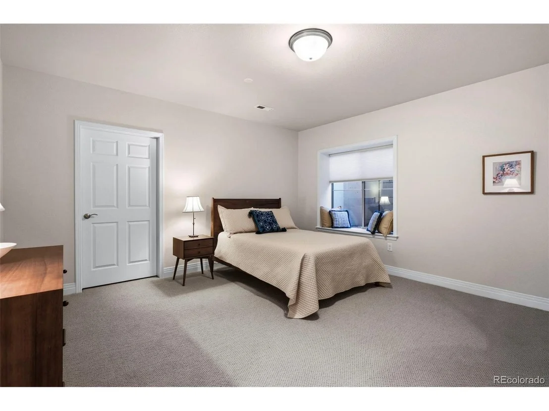 Photo of 1240 Lanterns Ln