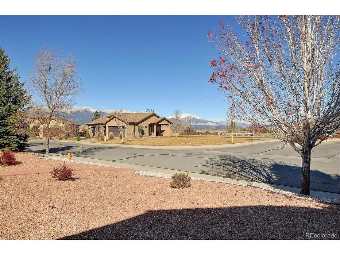 Photo of 415 Cottonwood Cir