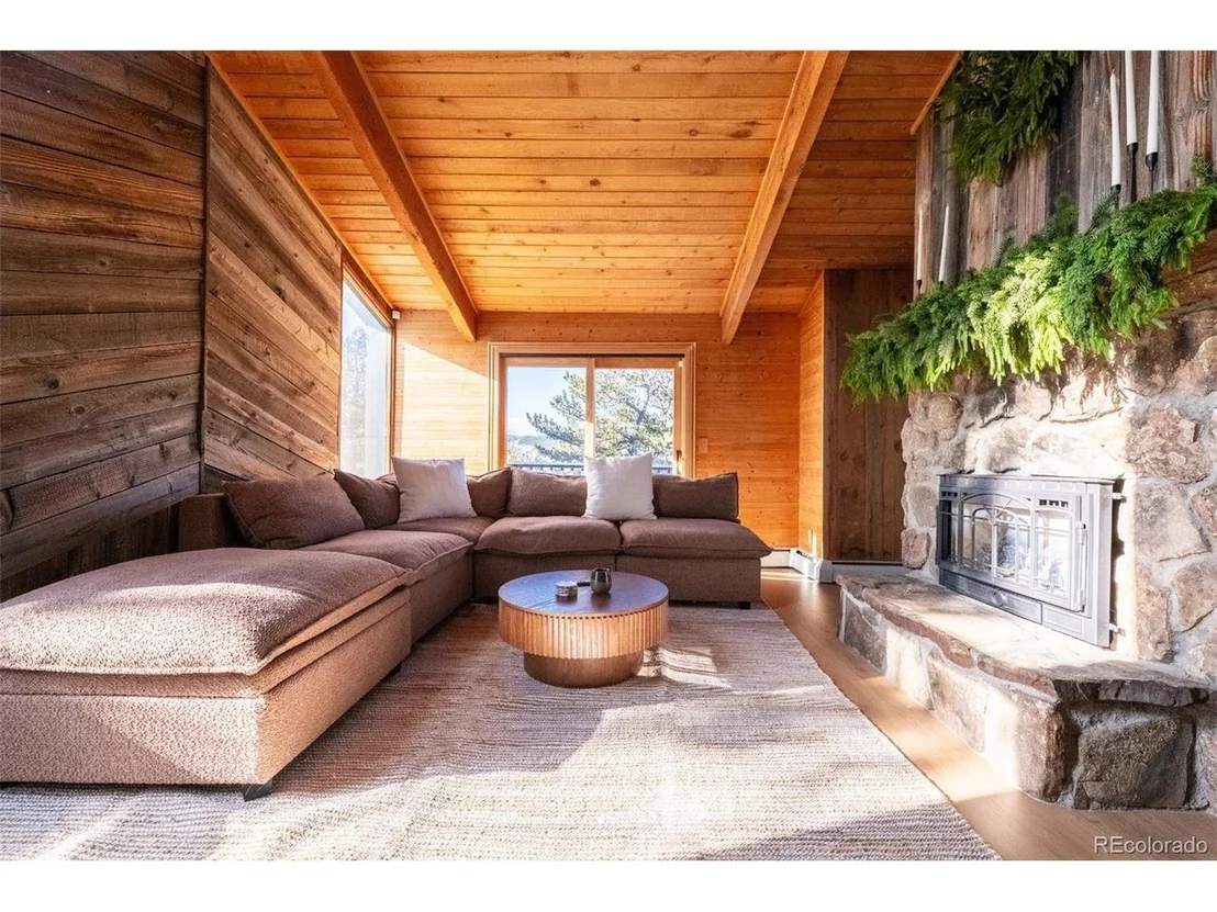 Photo of 90 Peakview Rd
