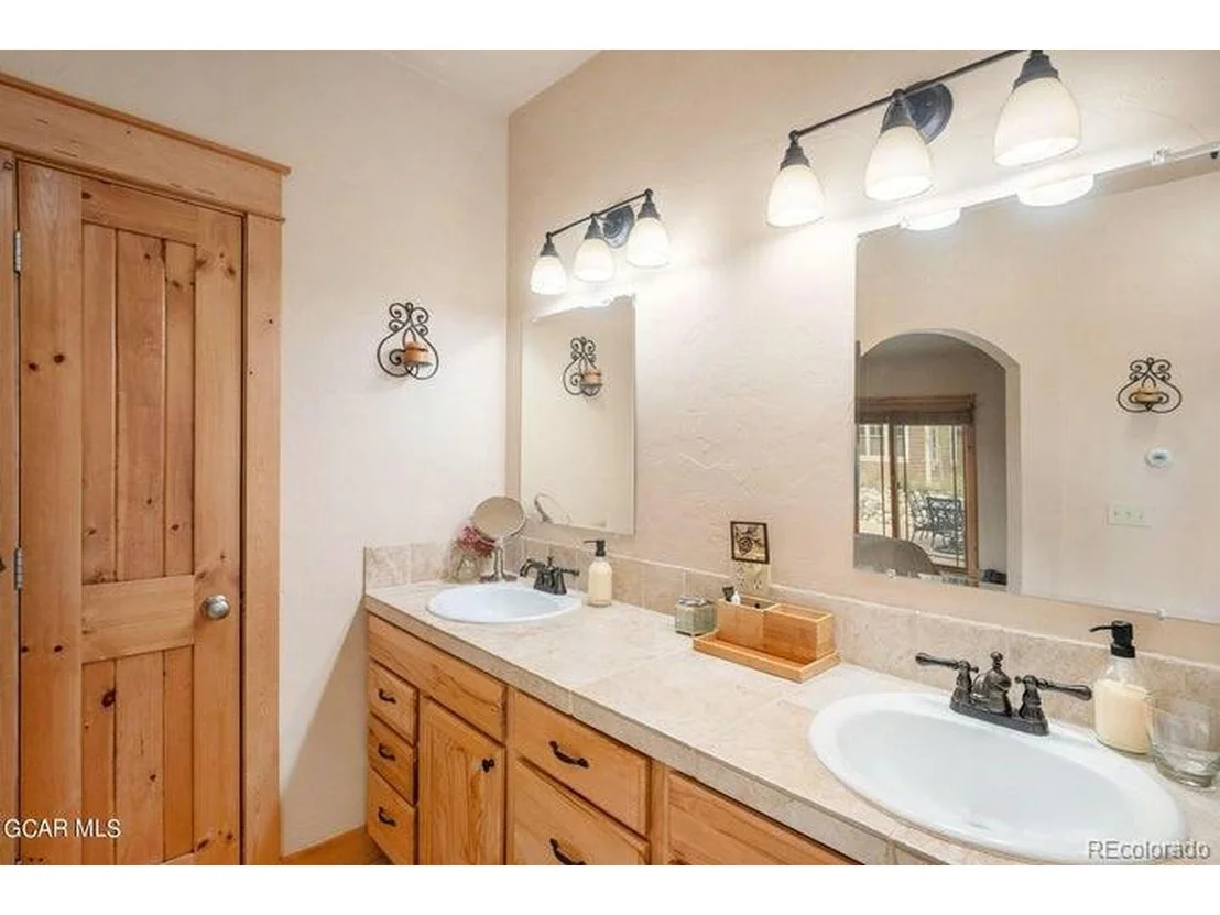 Photo of 809 Saddle Ridge Cir