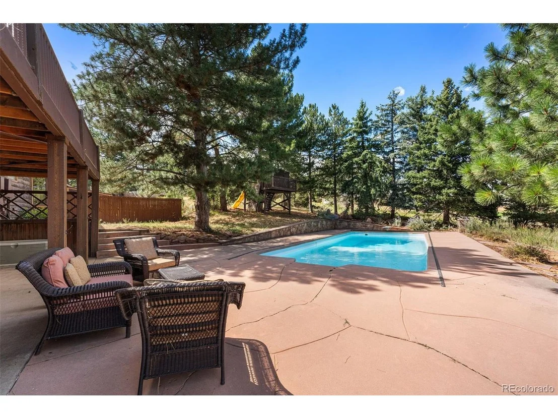 Photo of 15685 Cedarbrook Dr