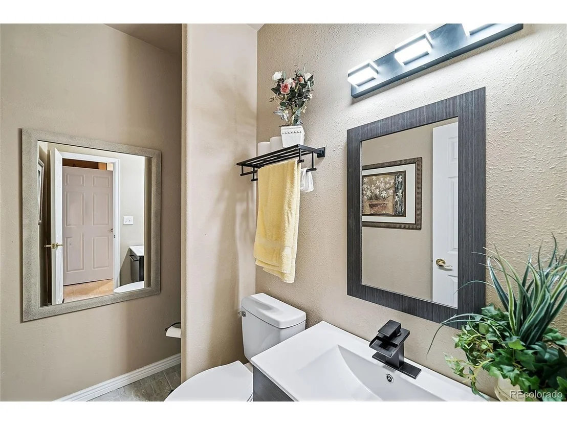 Photo of 1399 Gore Cir