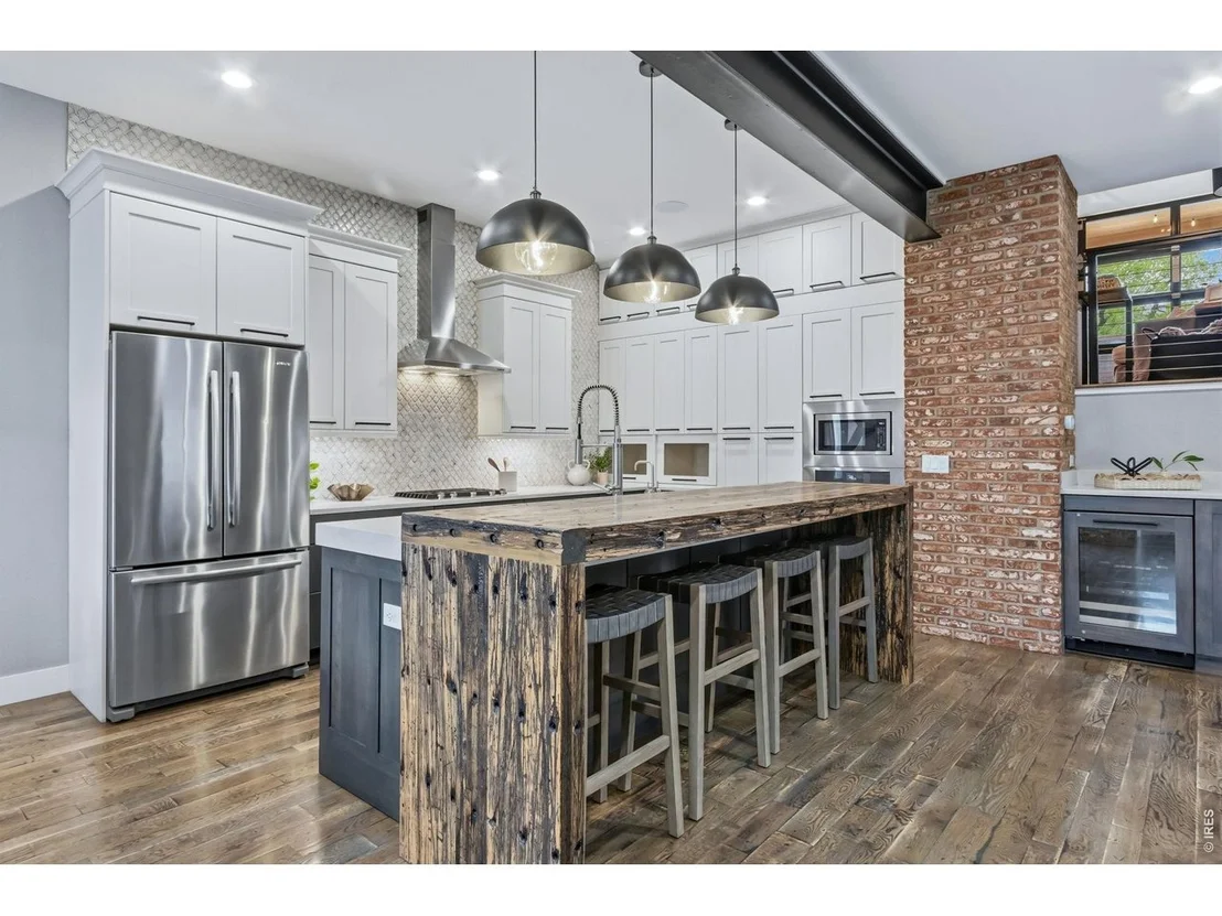 Photo of 345 Pascal St