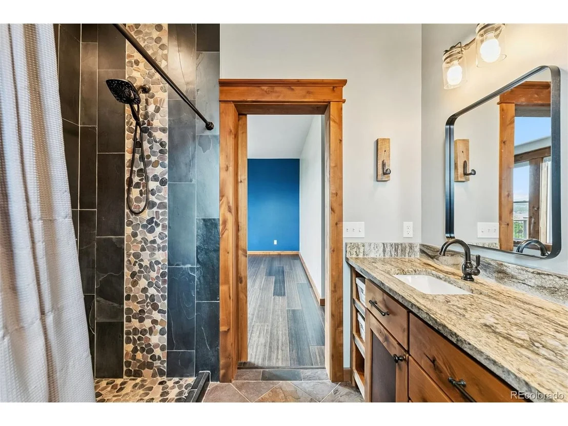 Photo of 701 Clark St