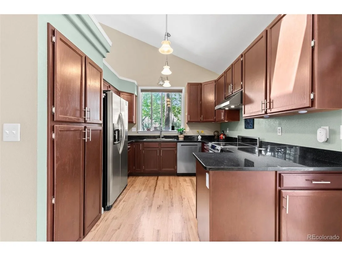 Photo of 4945 Tesla Cir