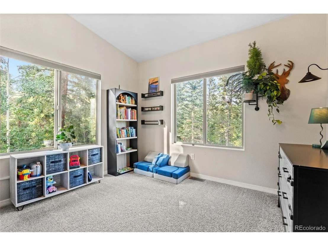 Photo of 424 W Dory Way