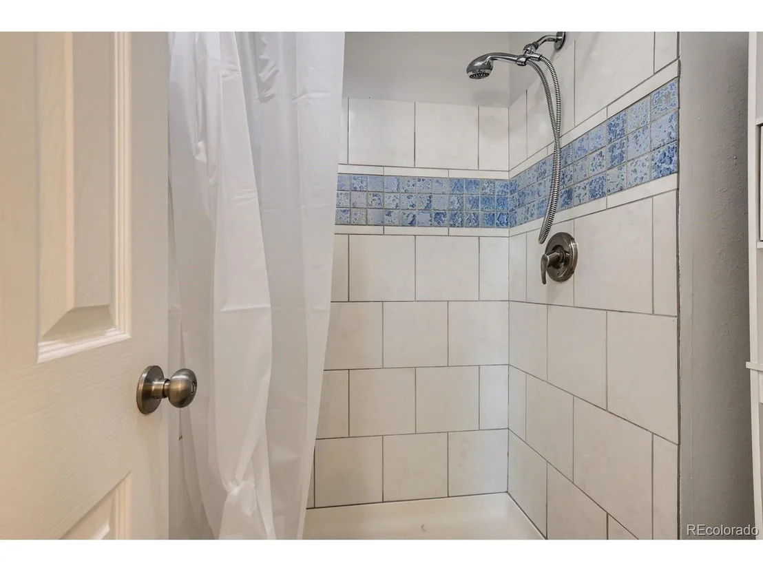 Photo of 4413 E 107th Cir