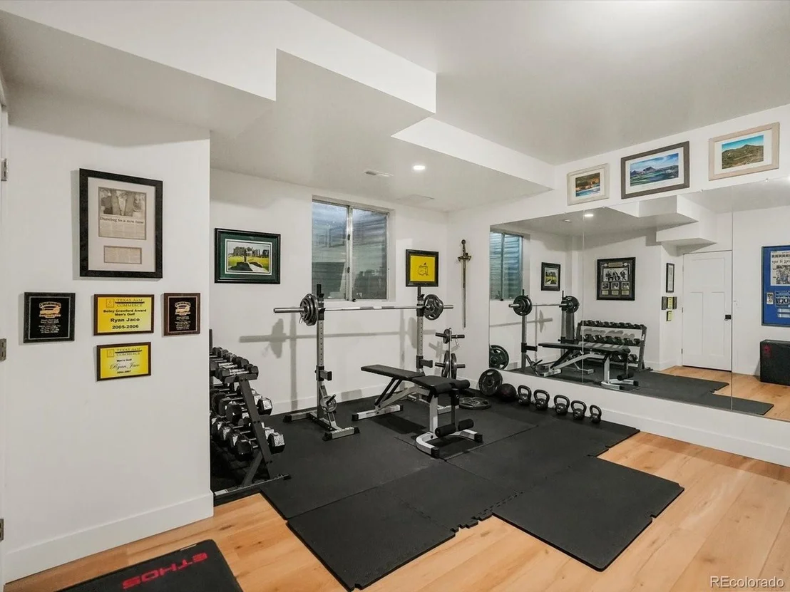 Photo of 2395 Pine Tree Ln
