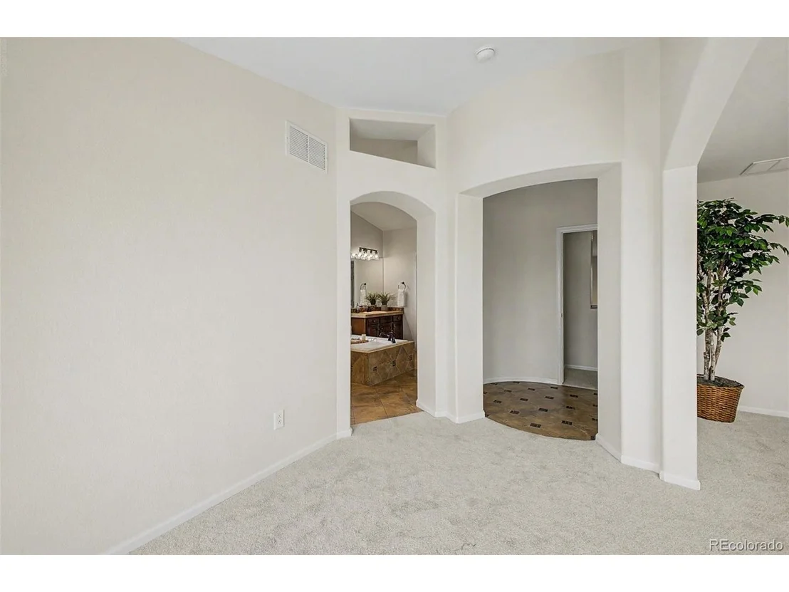 Photo of 2829 Breezy Ln