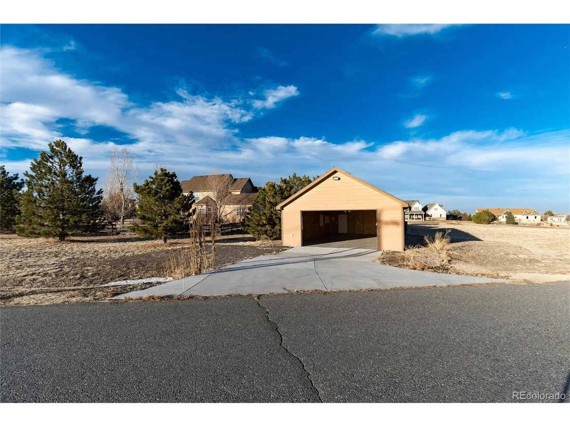 Photo of 1120 Antelope Dr W