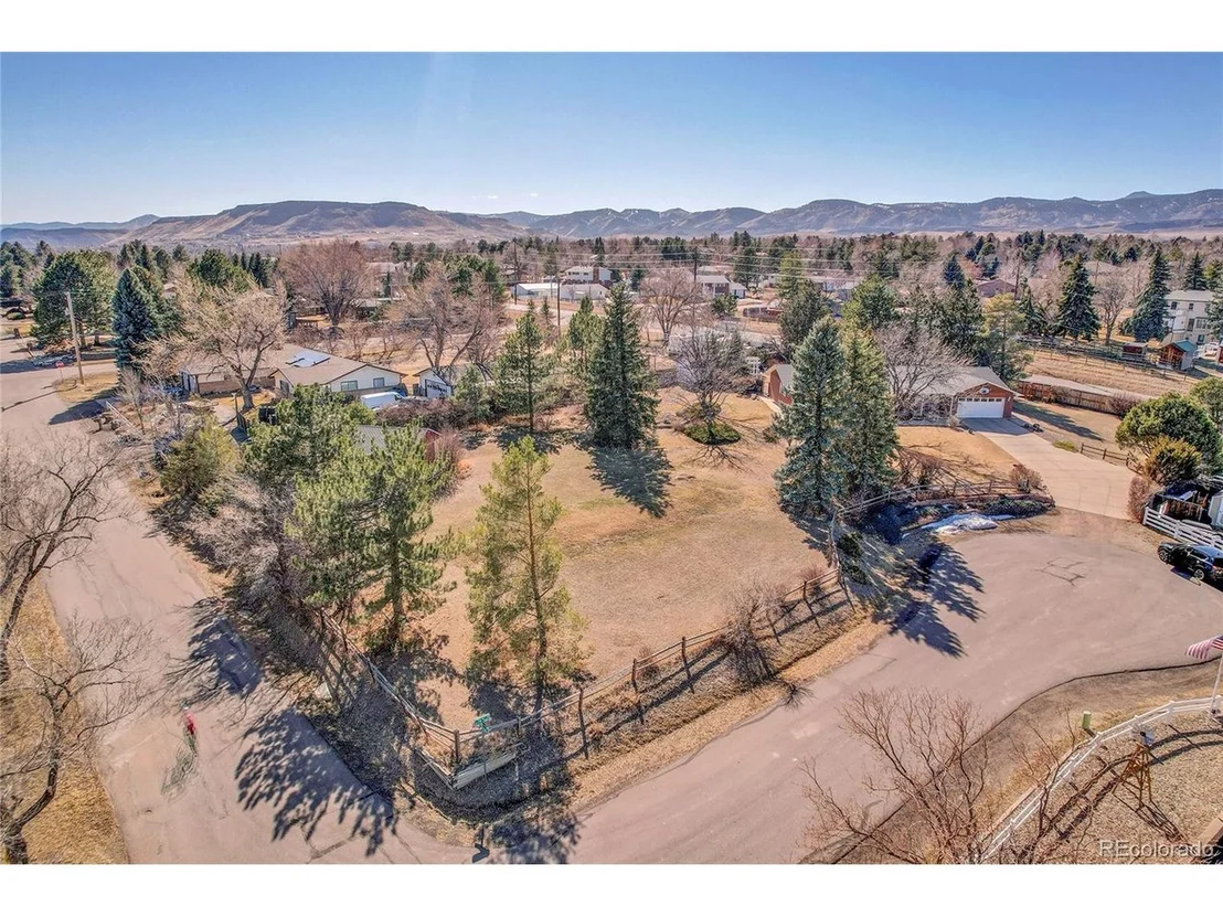Photo of 7420 Quaker St
