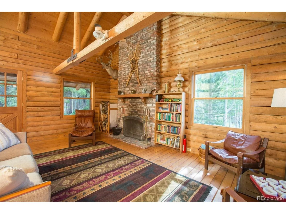 Photo of 1600 Venture Rd