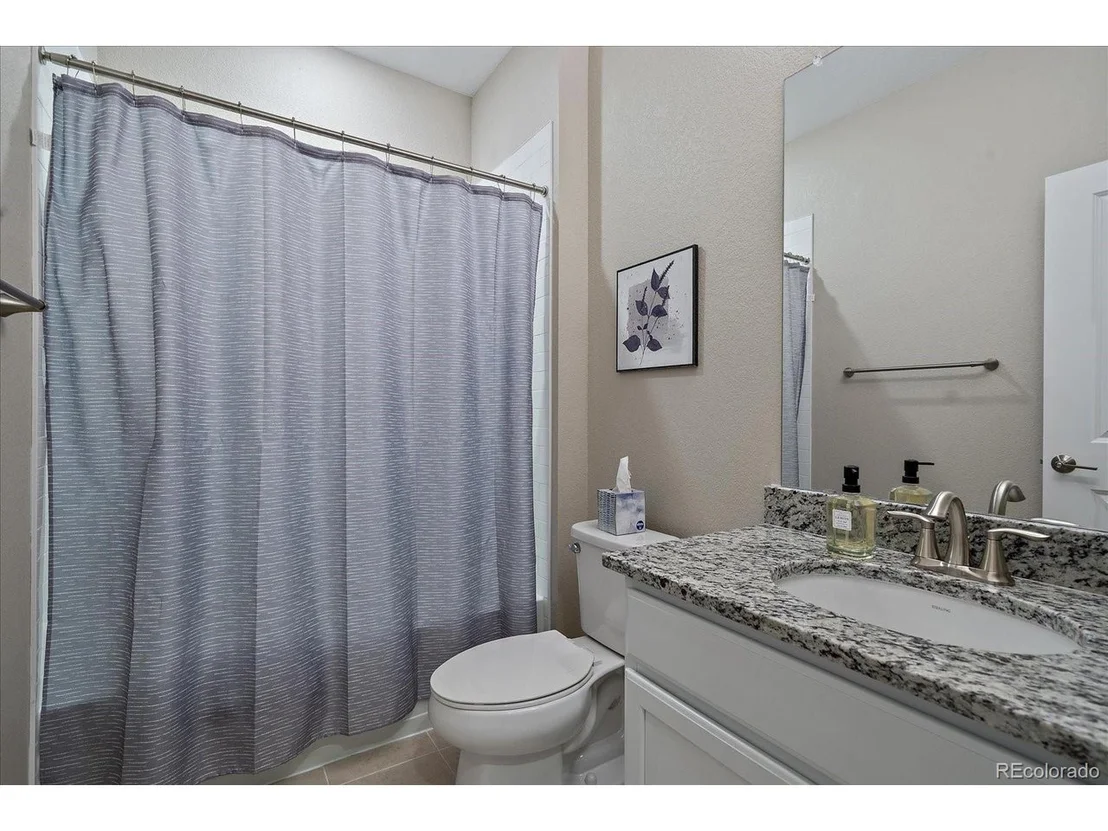 Photo of 7112 S Waterloo Way