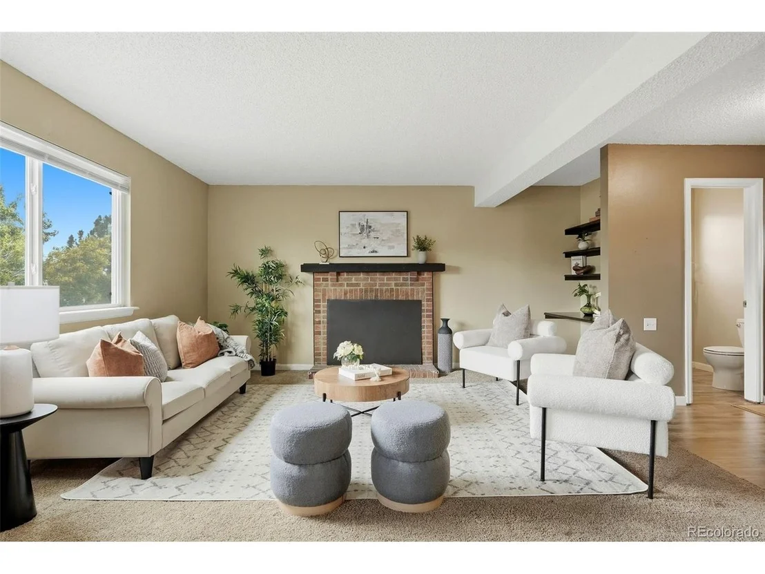 Photo of 1060 Downing Way