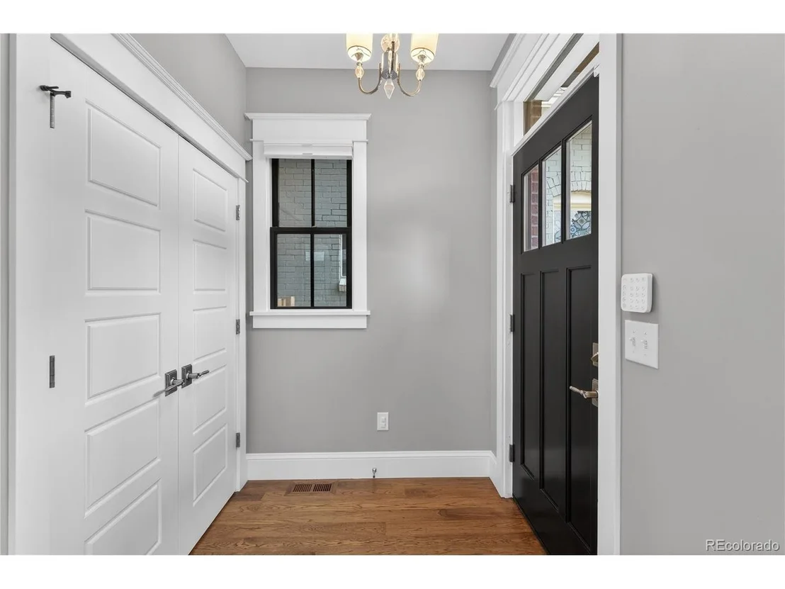 Photo of 3317 Bryant St