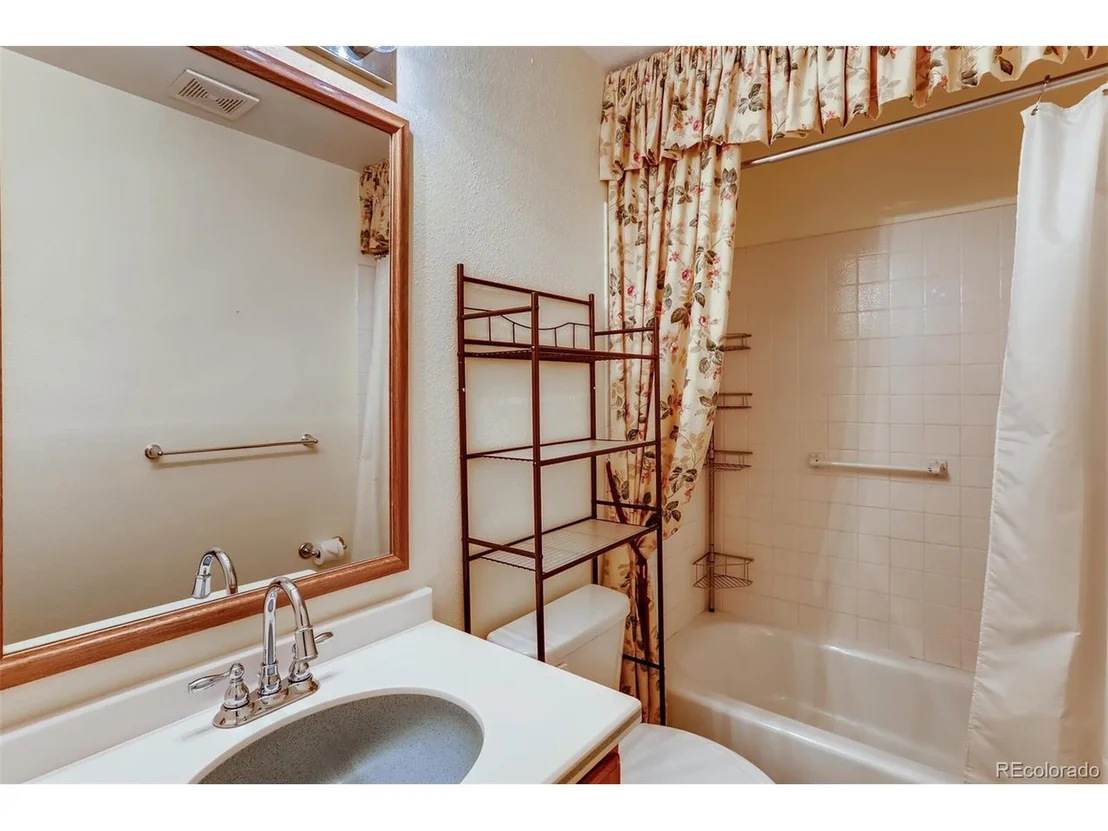 Photo of 25 Lake View Dr