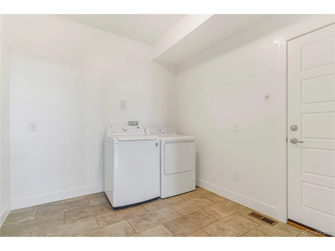Photo of 497 Valley Way