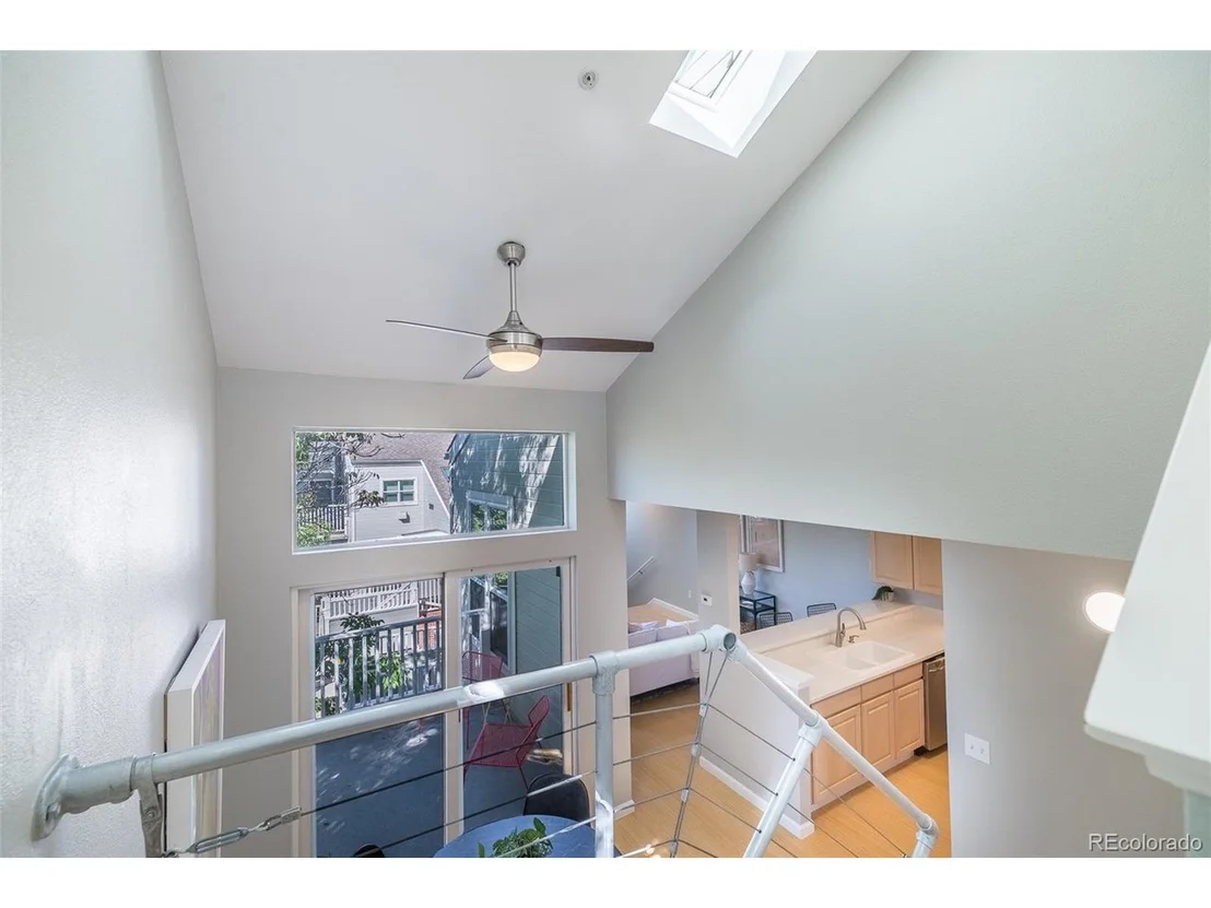 Photo of Unit 3077207 at 3077 29th St