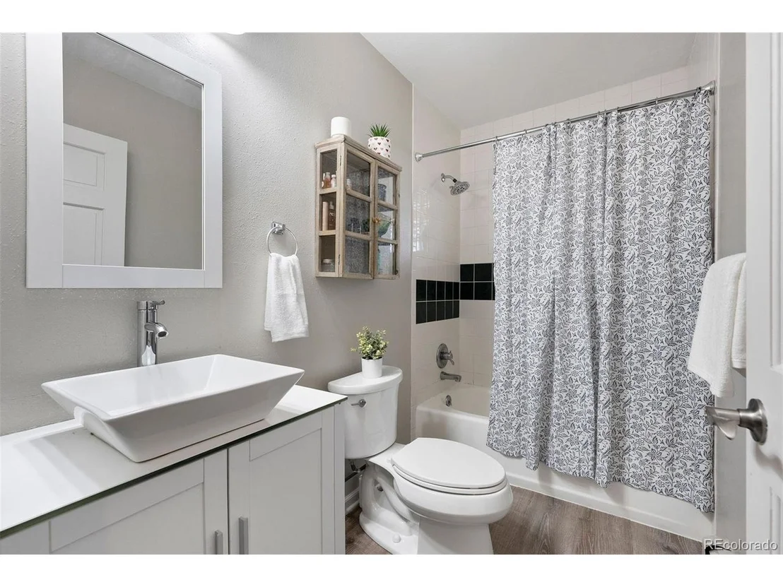 Photo of 2386 Daisy Ln