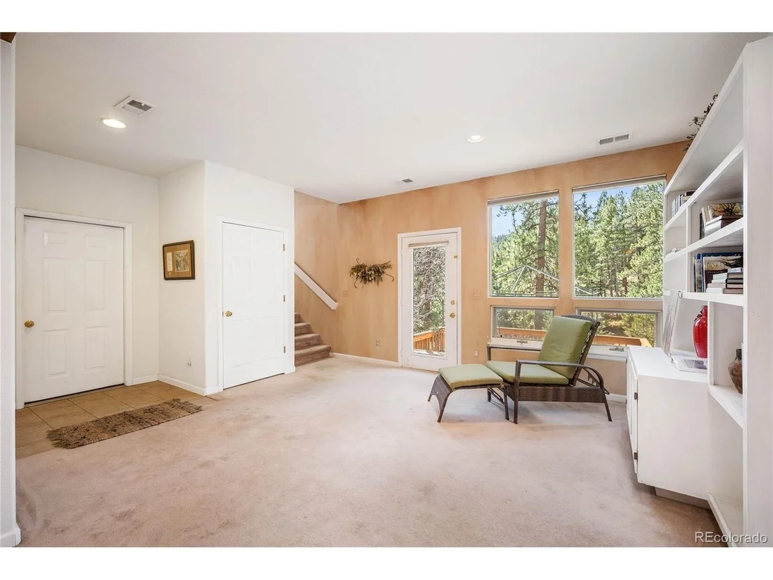 Photo of 6935 Sprucedale Park Way