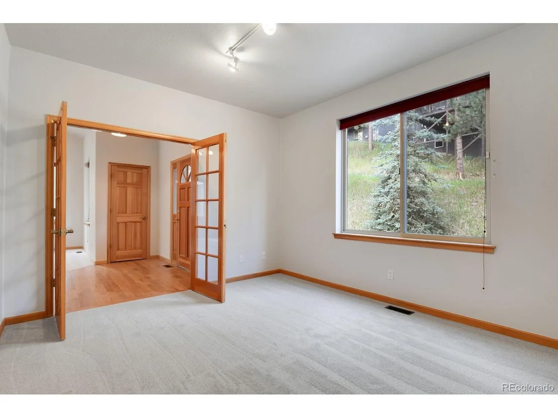 Photo of 3118 Moonshadow Ln